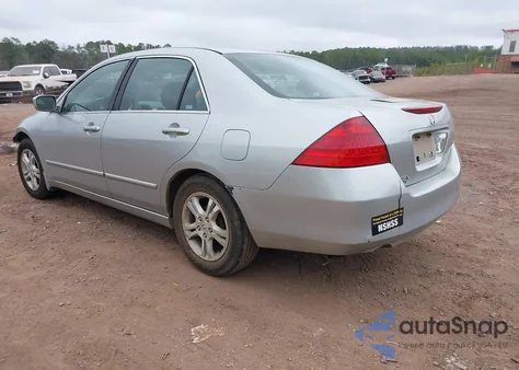 2006 Honda Accord 2.4 Lx z USA, uszkodzony, nr VIN 3HGCM56406G710059